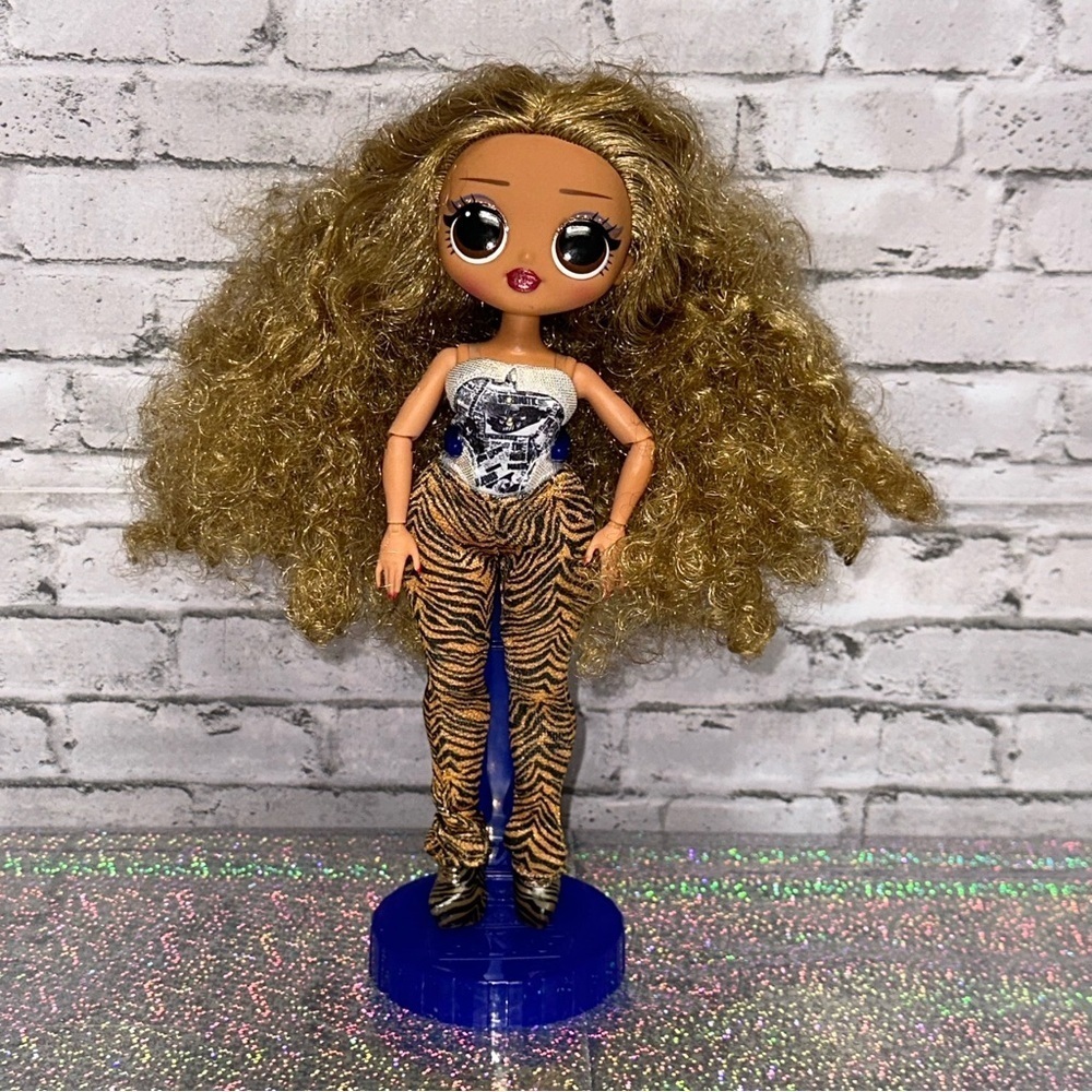L.O.L. Surprise! LOL Surprise DA BOSS QUEEN Doll 2019 Bodysuit Leggings Boots